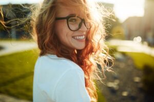 woman smiling with veneers